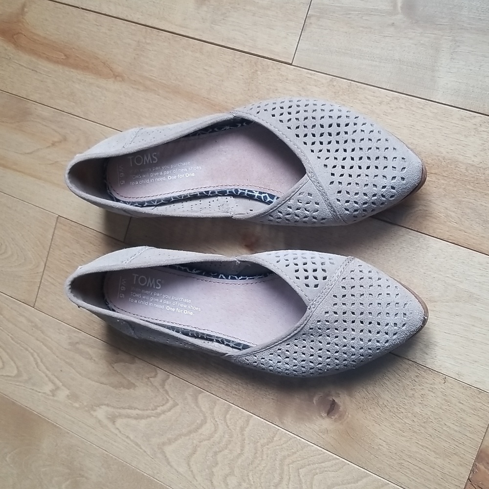 Toms size 6.5 Tan women's shoes - Picture 6 of 10